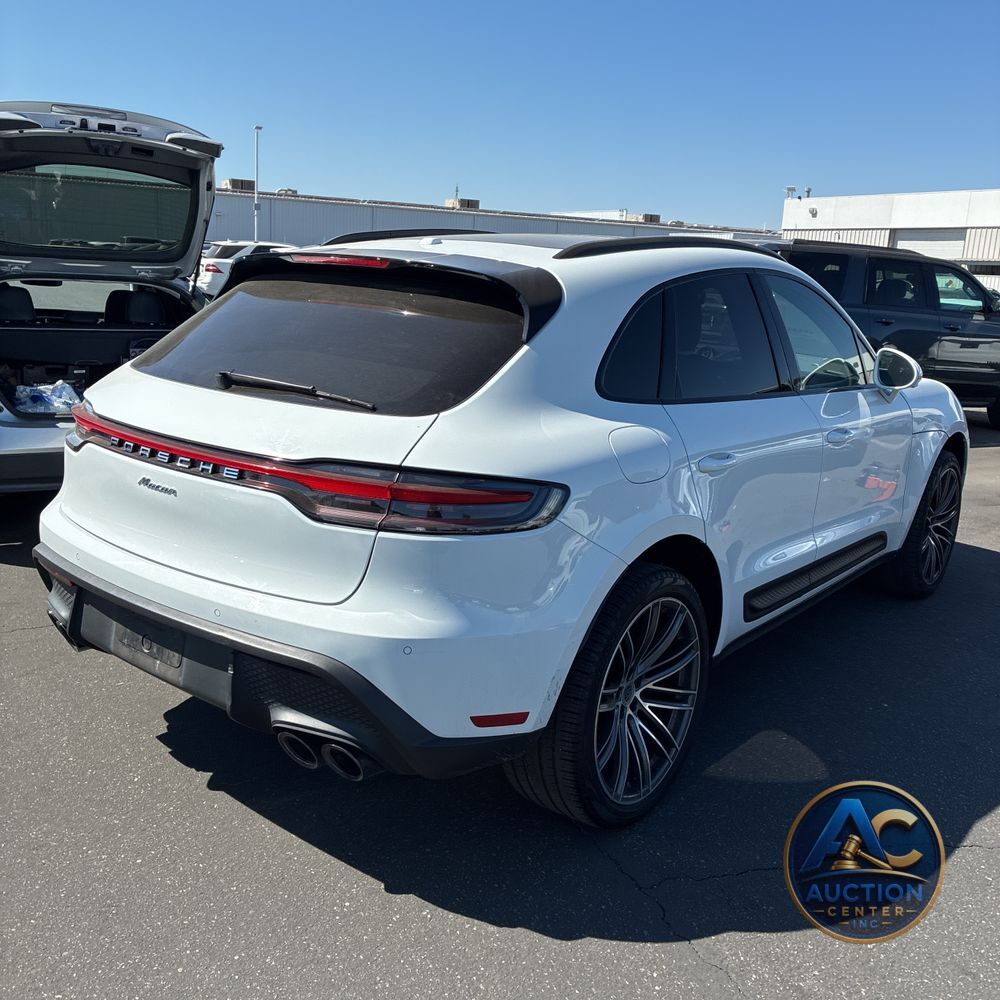 2024 Porsche Macan Base