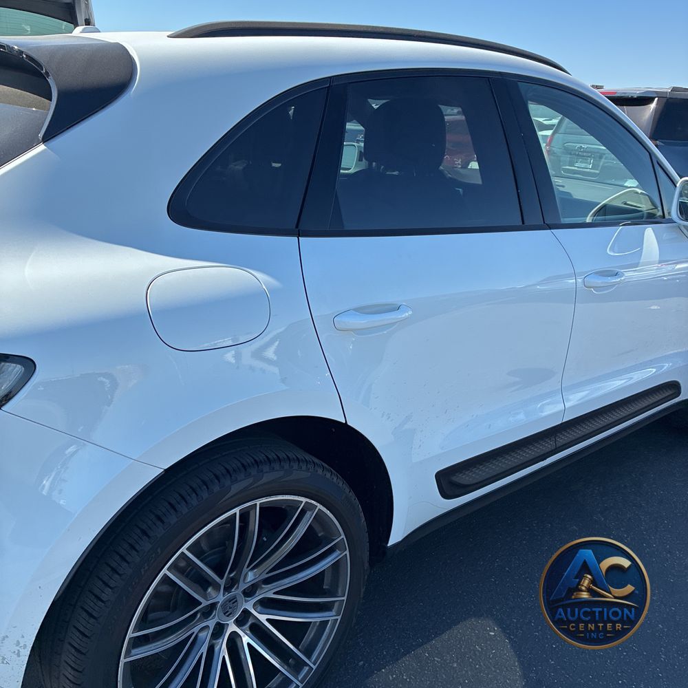 2024 Porsche Macan Base