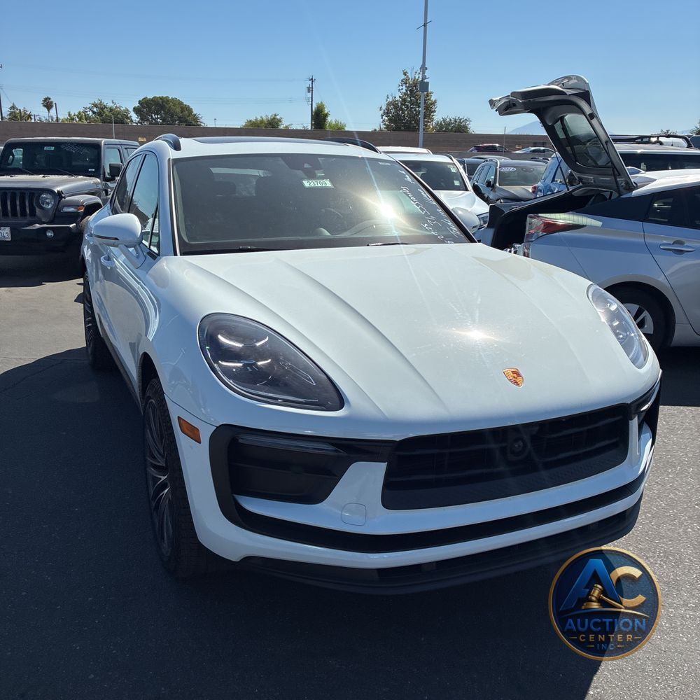 2024 Porsche Macan Base