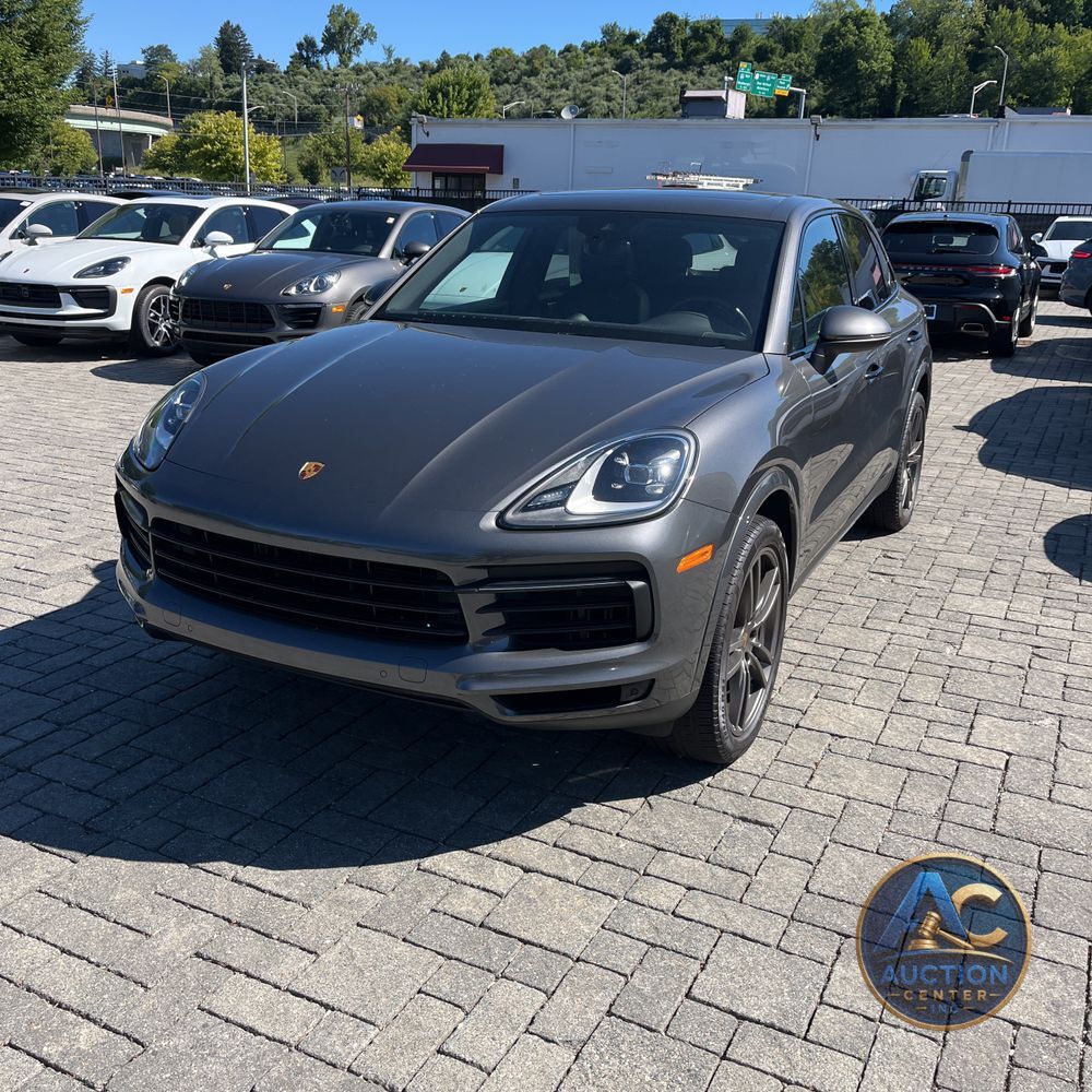 2022 Porsche Cayenne Base