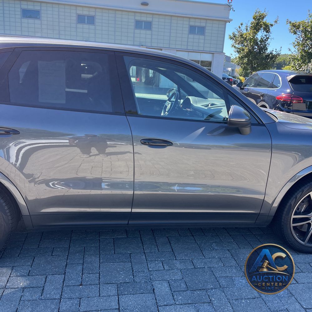2022 Porsche Cayenne Base