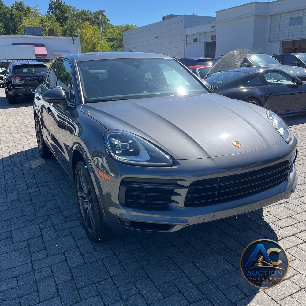 2022 Porsche Cayenne Base