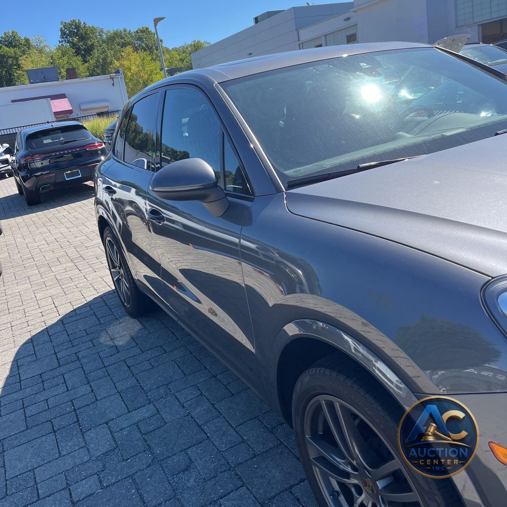 2022 Porsche Cayenne Base