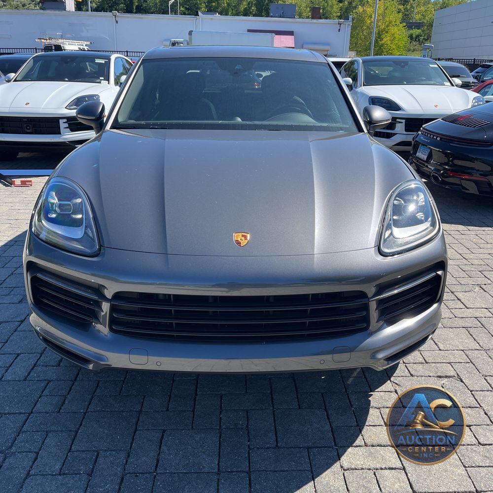 2022 Porsche Cayenne Base