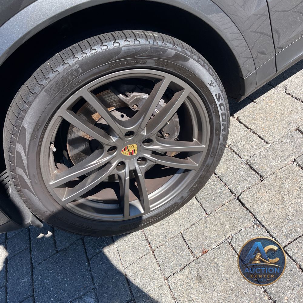 2022 Porsche Cayenne Base