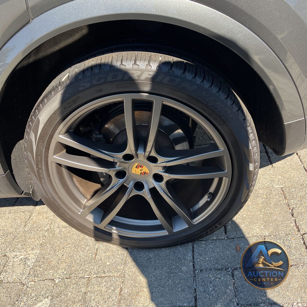 2022 Porsche Cayenne Base