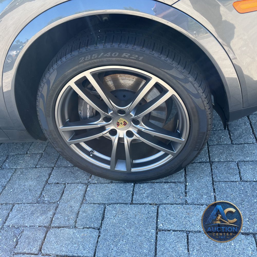 2022 Porsche Cayenne Base