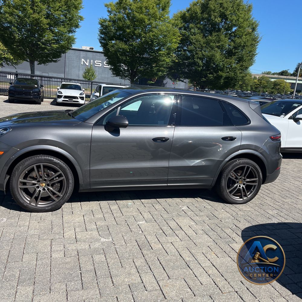 2022 Porsche Cayenne Base