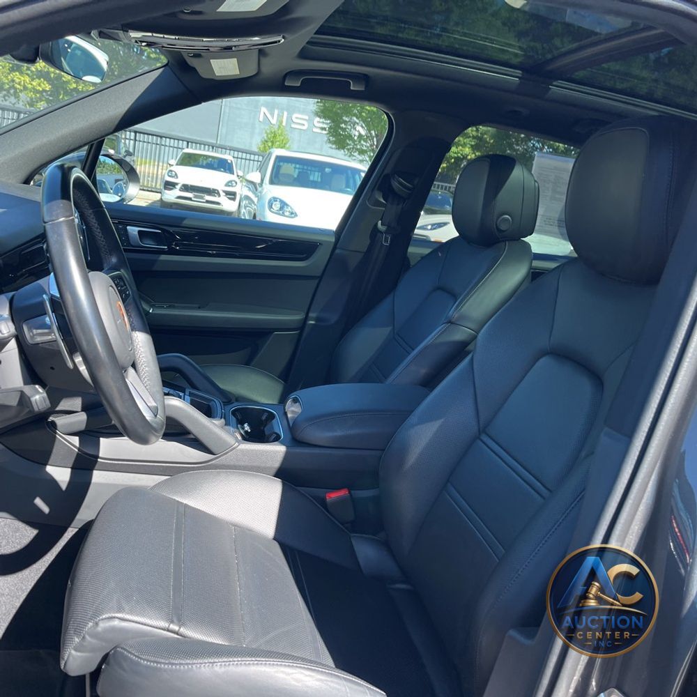2022 Porsche Cayenne Base