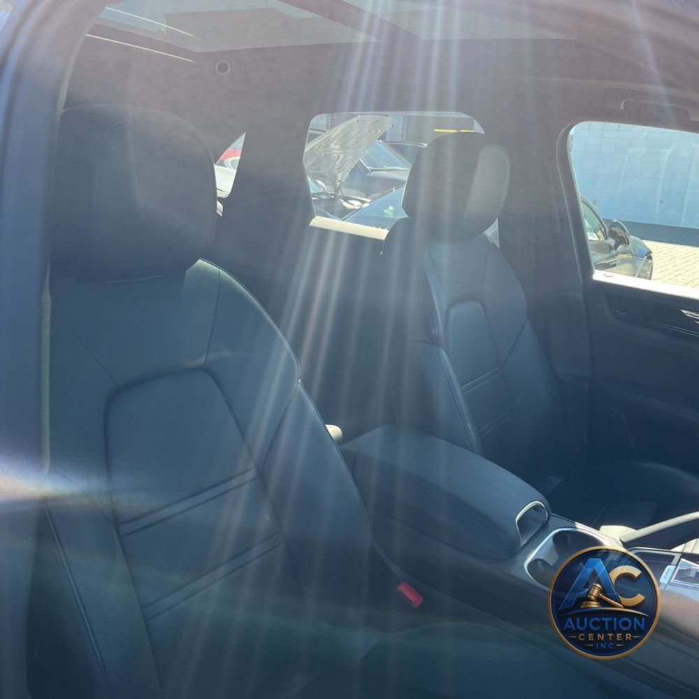 2022 Porsche Cayenne Base