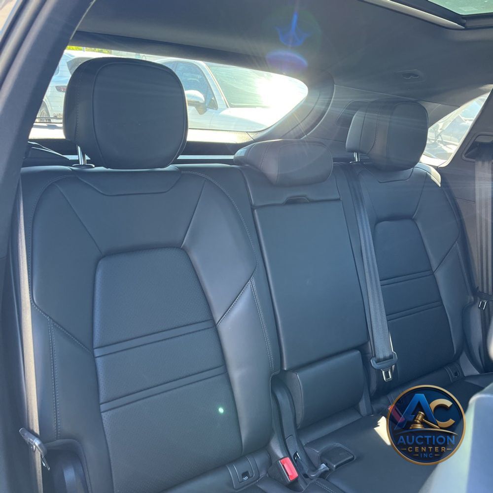 2022 Porsche Cayenne Base