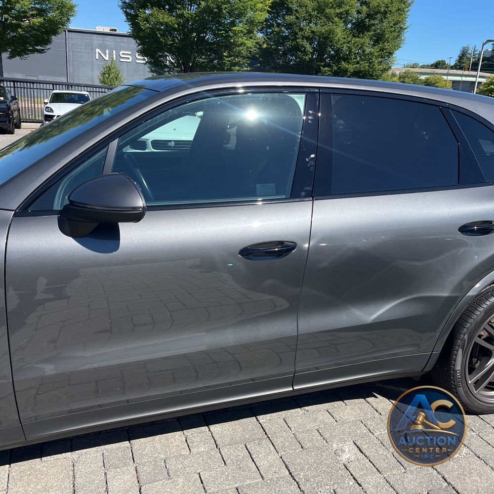 2022 Porsche Cayenne Base