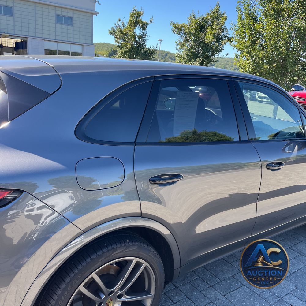 2022 Porsche Cayenne Base