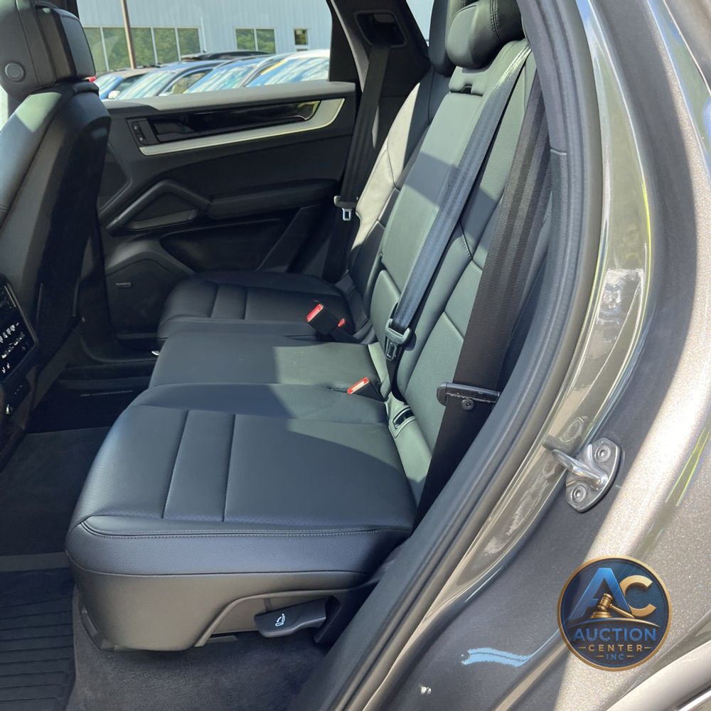 2025 Porsche Cayenne S 4D SUV