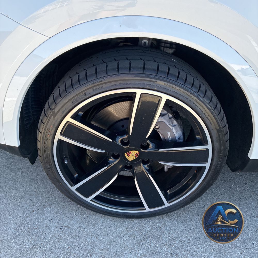 2022 Porsche Cayenne Platinum Edition