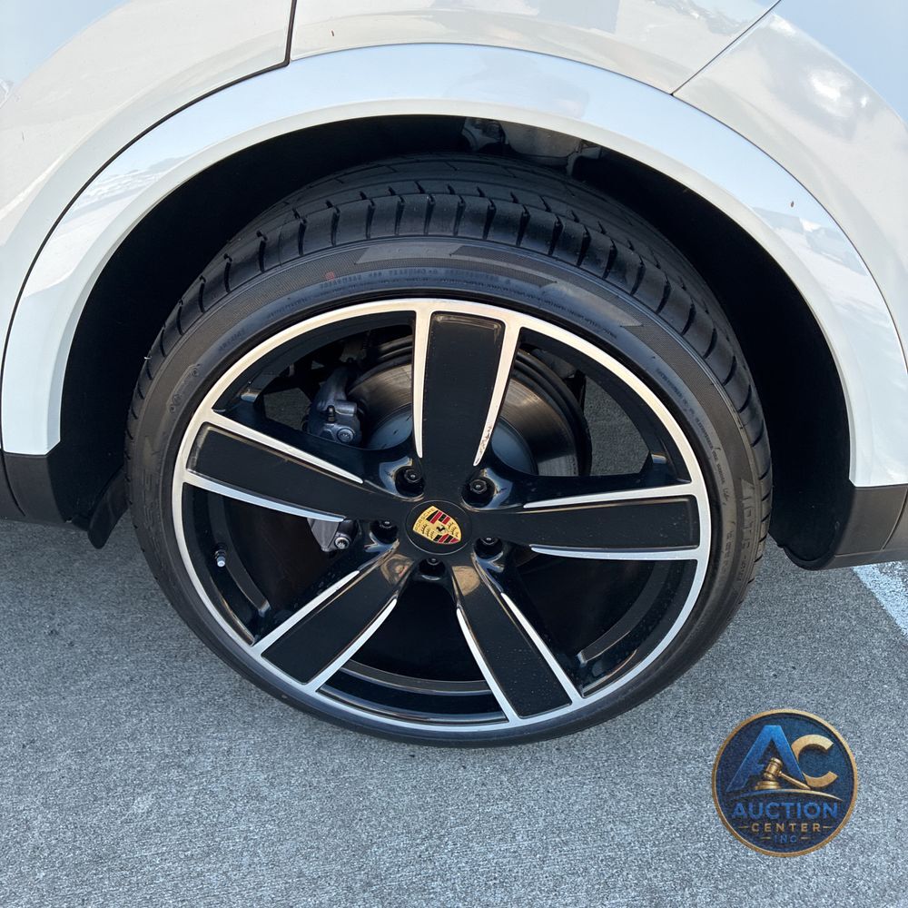2022 Porsche Cayenne Platinum Edition