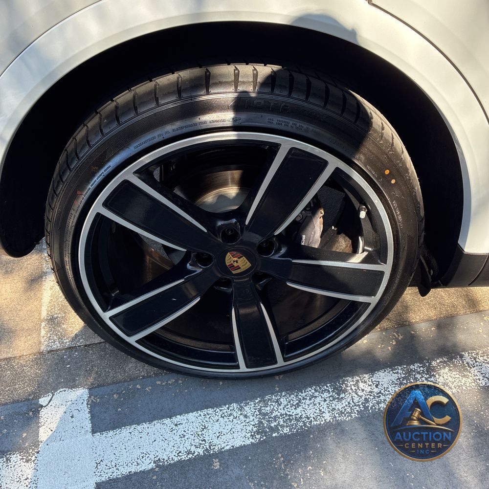 2022 Porsche Cayenne Platinum Edition