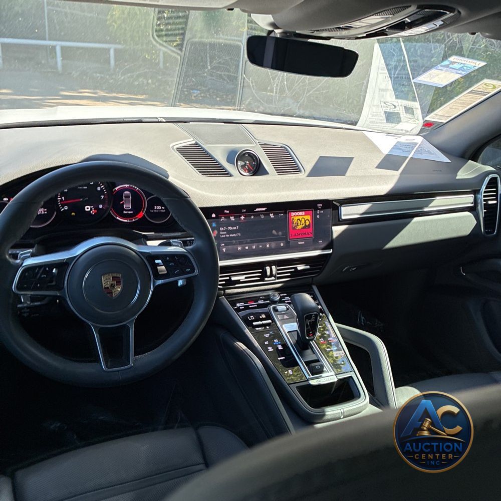 2022 Porsche Cayenne Platinum Edition