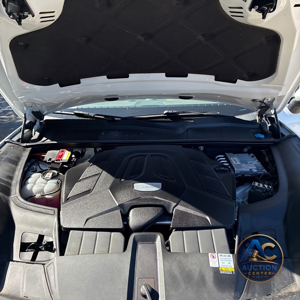 2022 Porsche Cayenne Platinum Edition