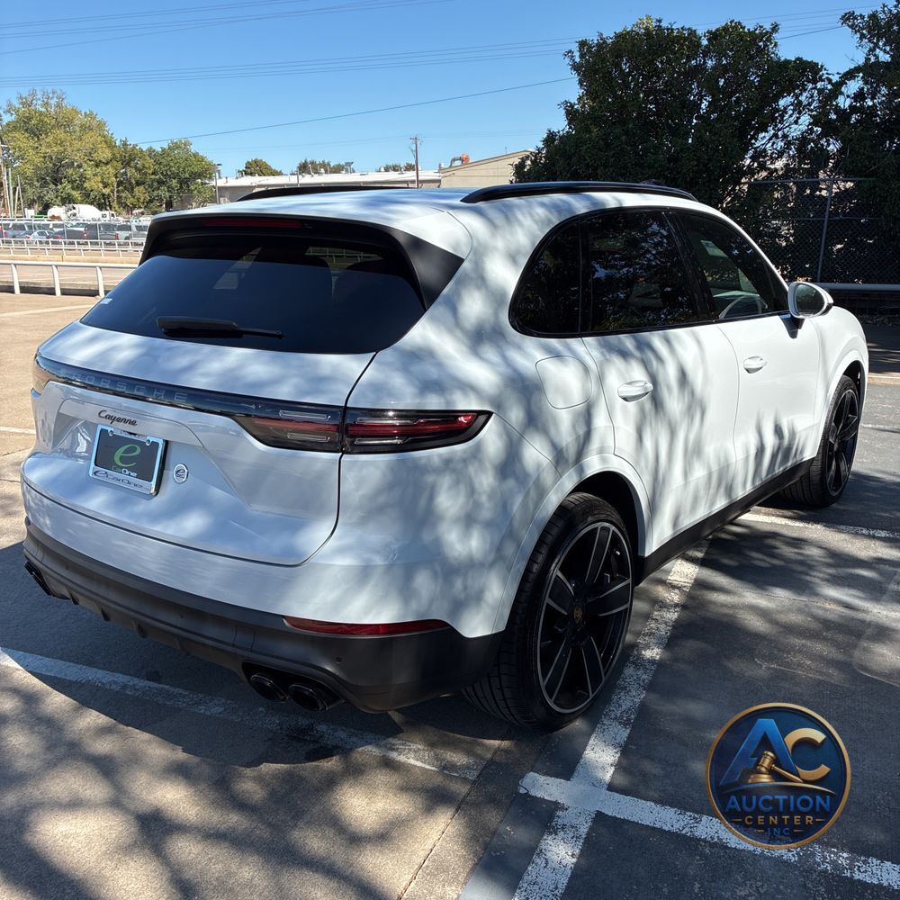 2022 Porsche Cayenne Platinum Edition