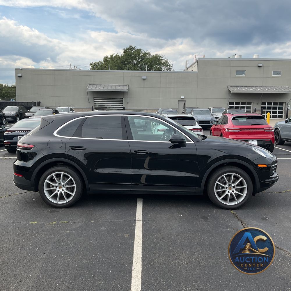 2023 Porsche Cayenne Base