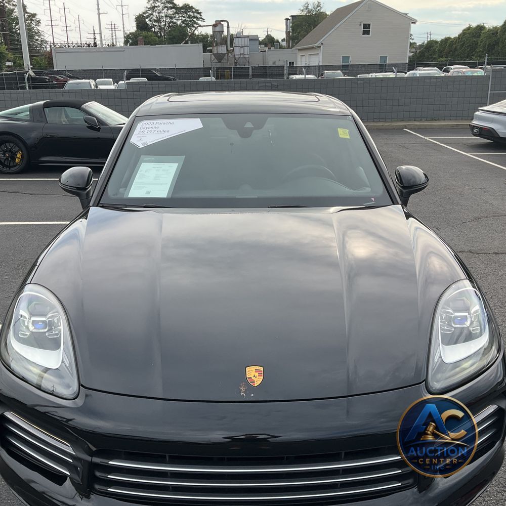 2023 Porsche Cayenne Base
