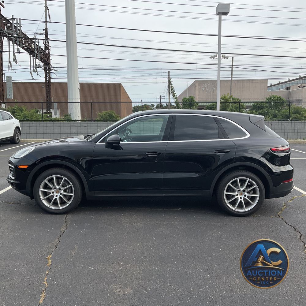 2023 Porsche Cayenne Base