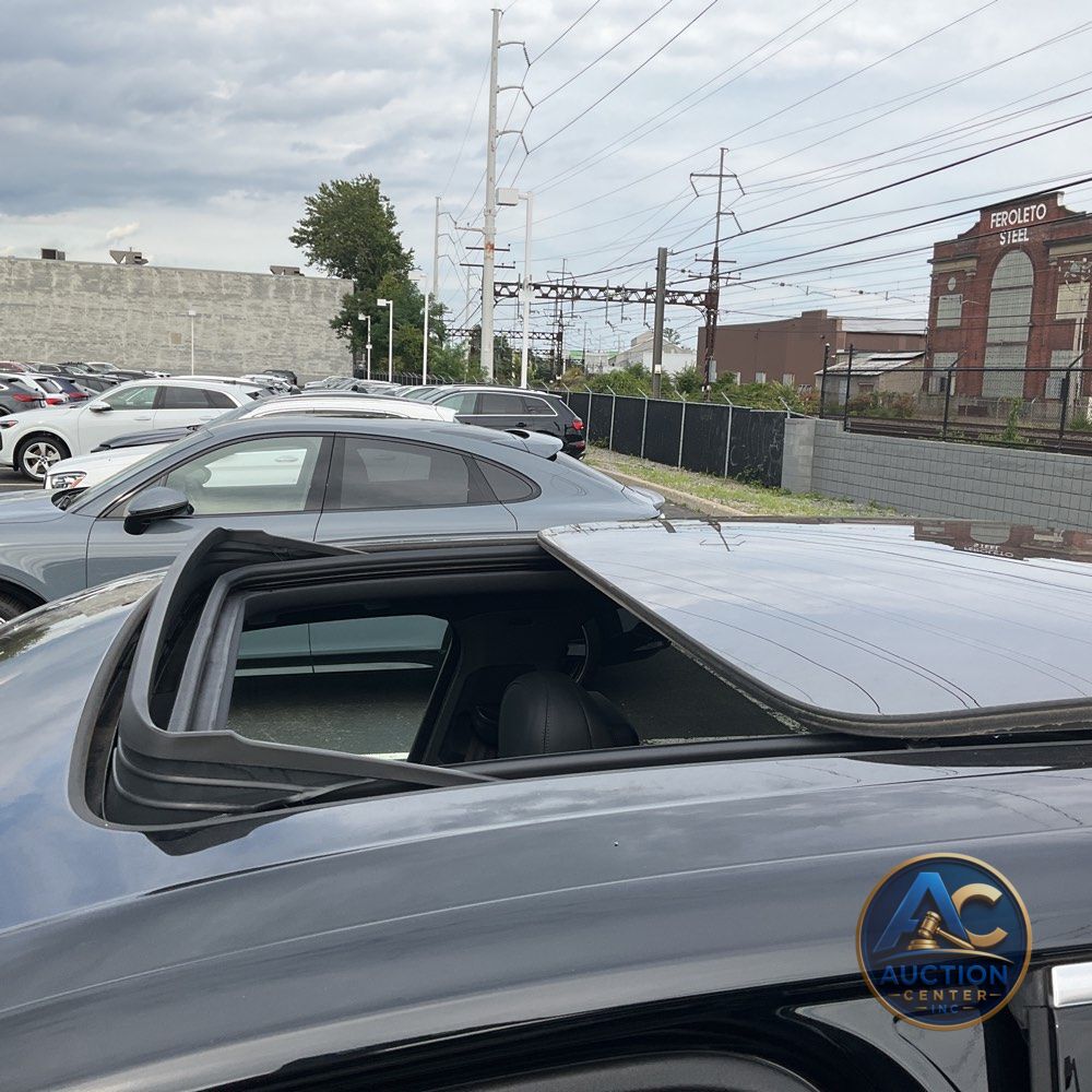 2023 Porsche Cayenne Base