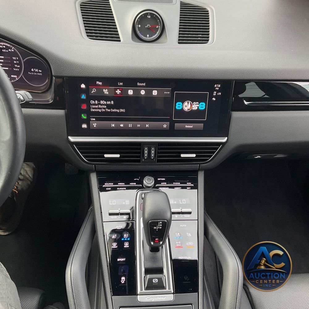 2023 Porsche Cayenne Base