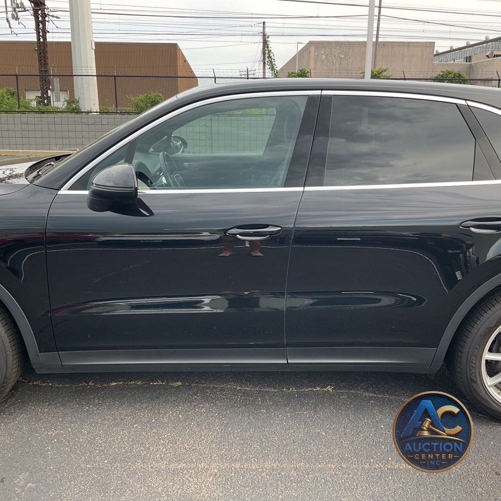 2023 Porsche Cayenne Base