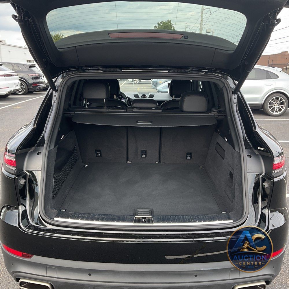 2023 Porsche Cayenne Base