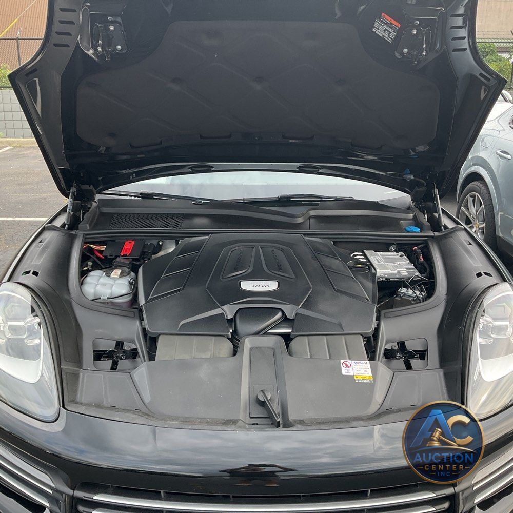 2023 Porsche Cayenne Base