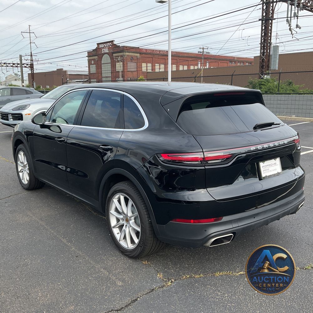 2023 Porsche Cayenne Base