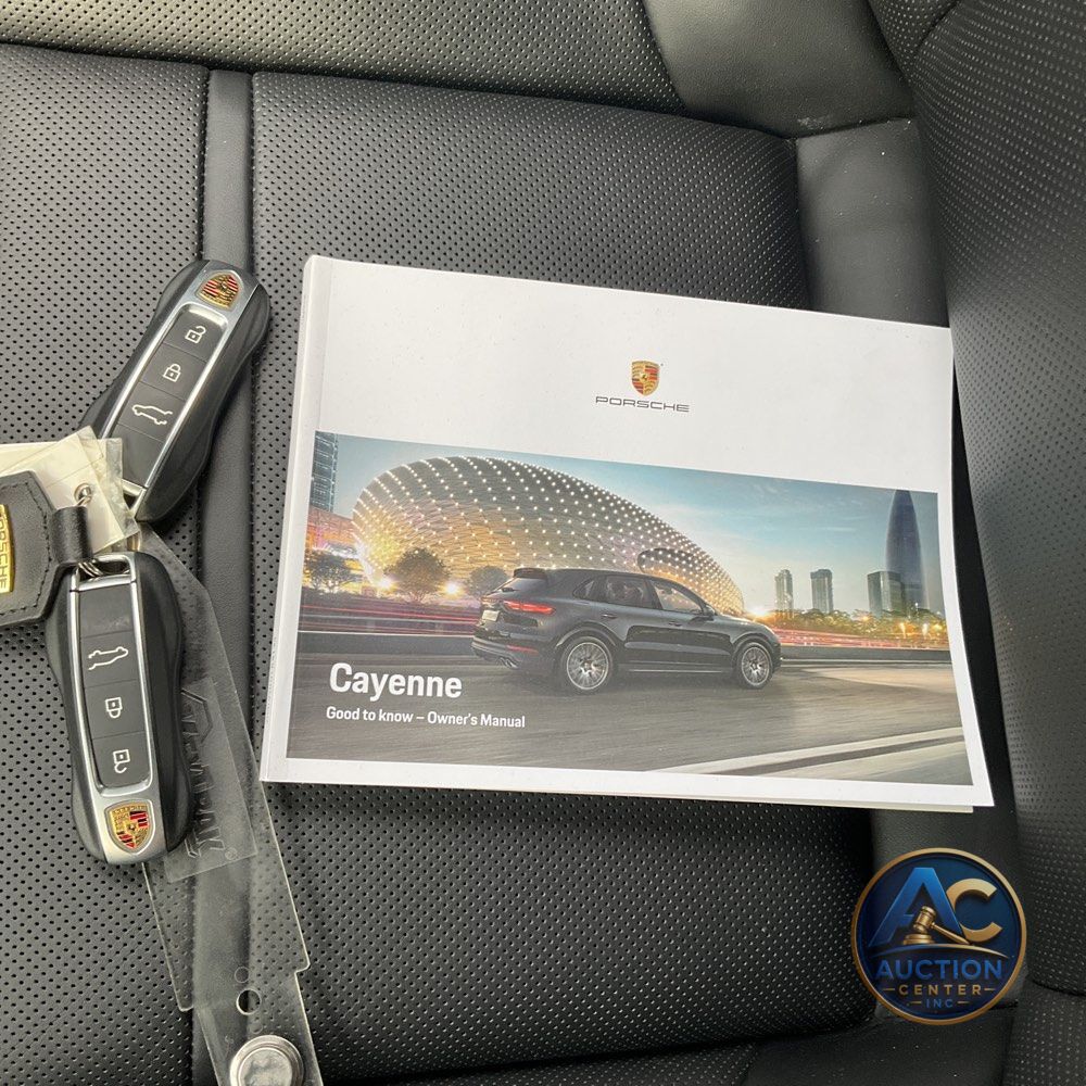 2023 Porsche Cayenne Base