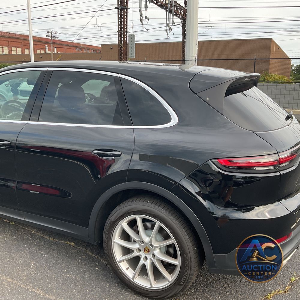 2023 Porsche Cayenne Base