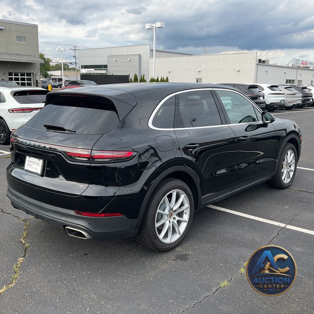 2023 Porsche Cayenne Base