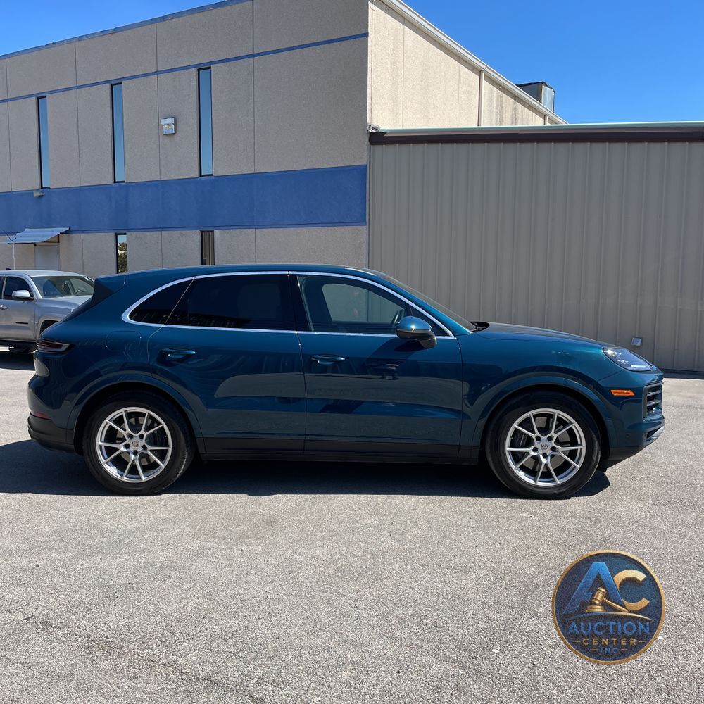 2024 Porsche Cayenne Base