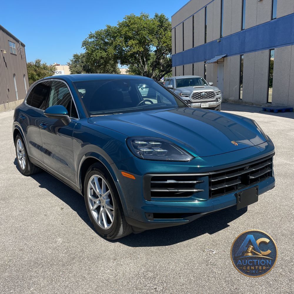 2024 Porsche Cayenne Base