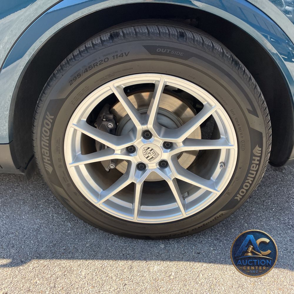 2024 Porsche Cayenne Base