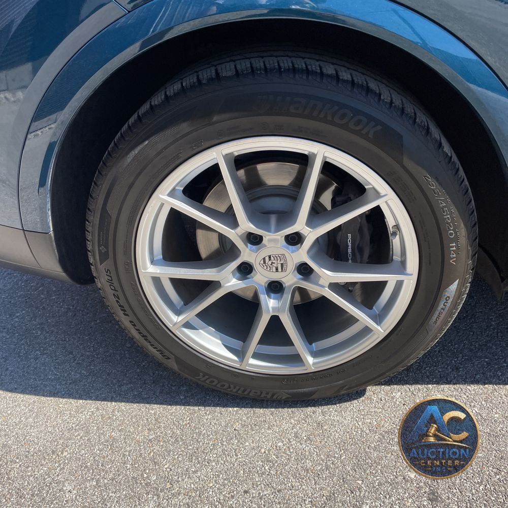 2024 Porsche Cayenne Base