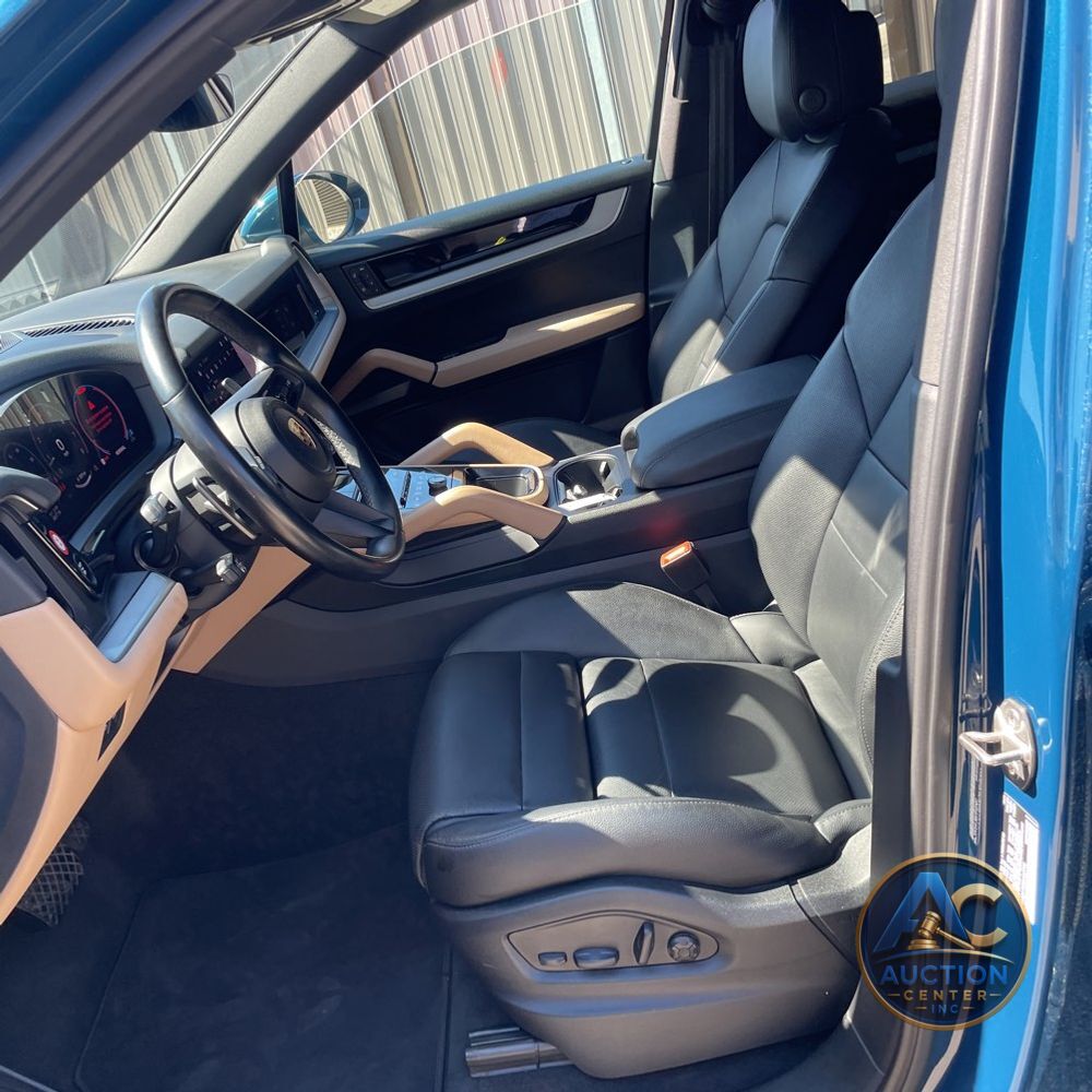 2024 Porsche Cayenne Base