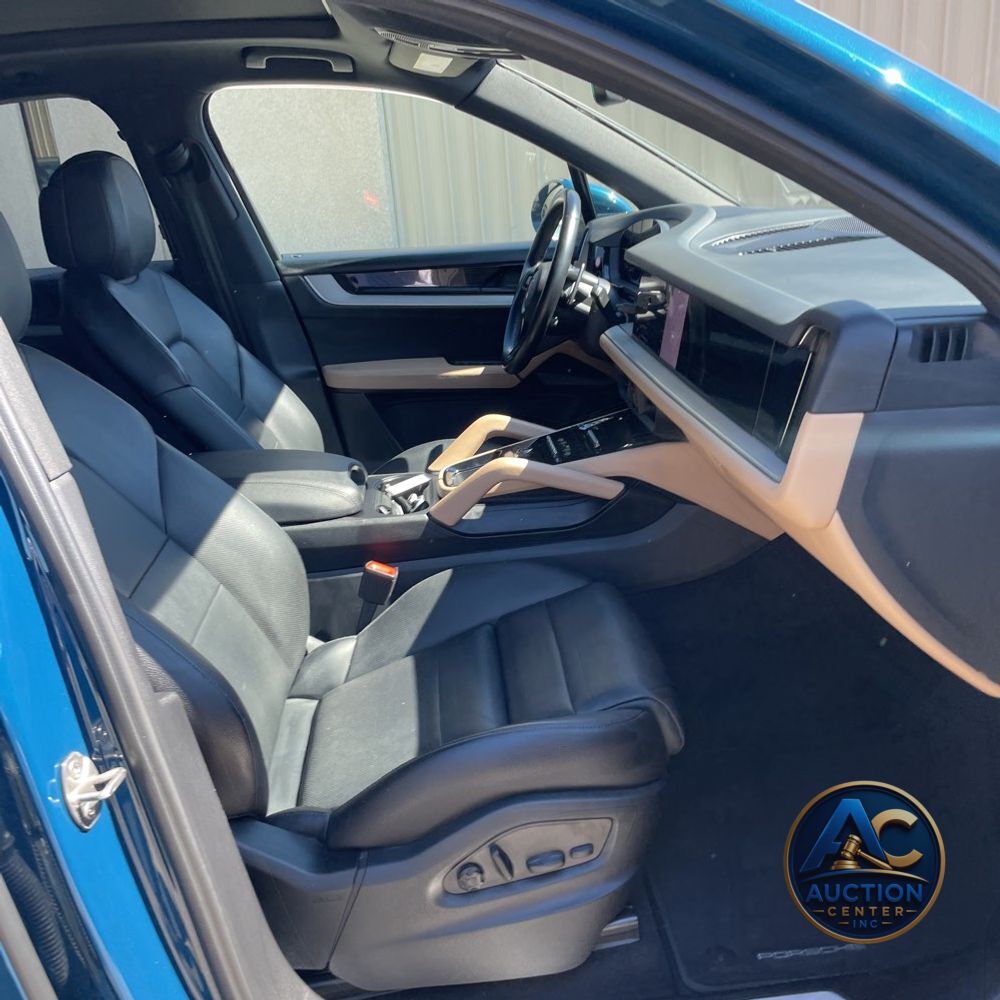2024 Porsche Cayenne Base