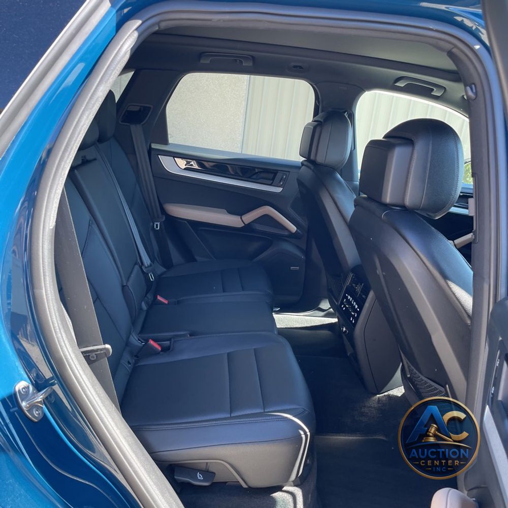 2024 Porsche Cayenne Base