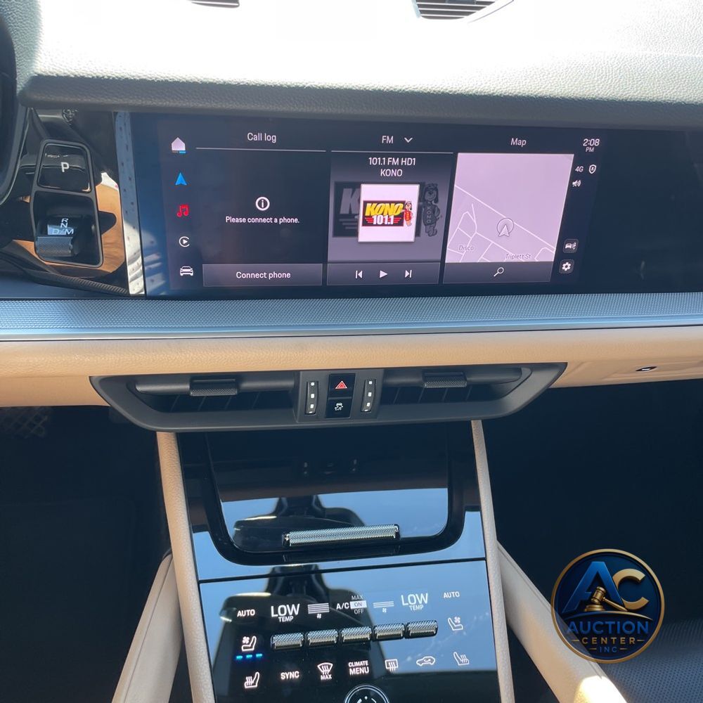 2024 Porsche Cayenne Base