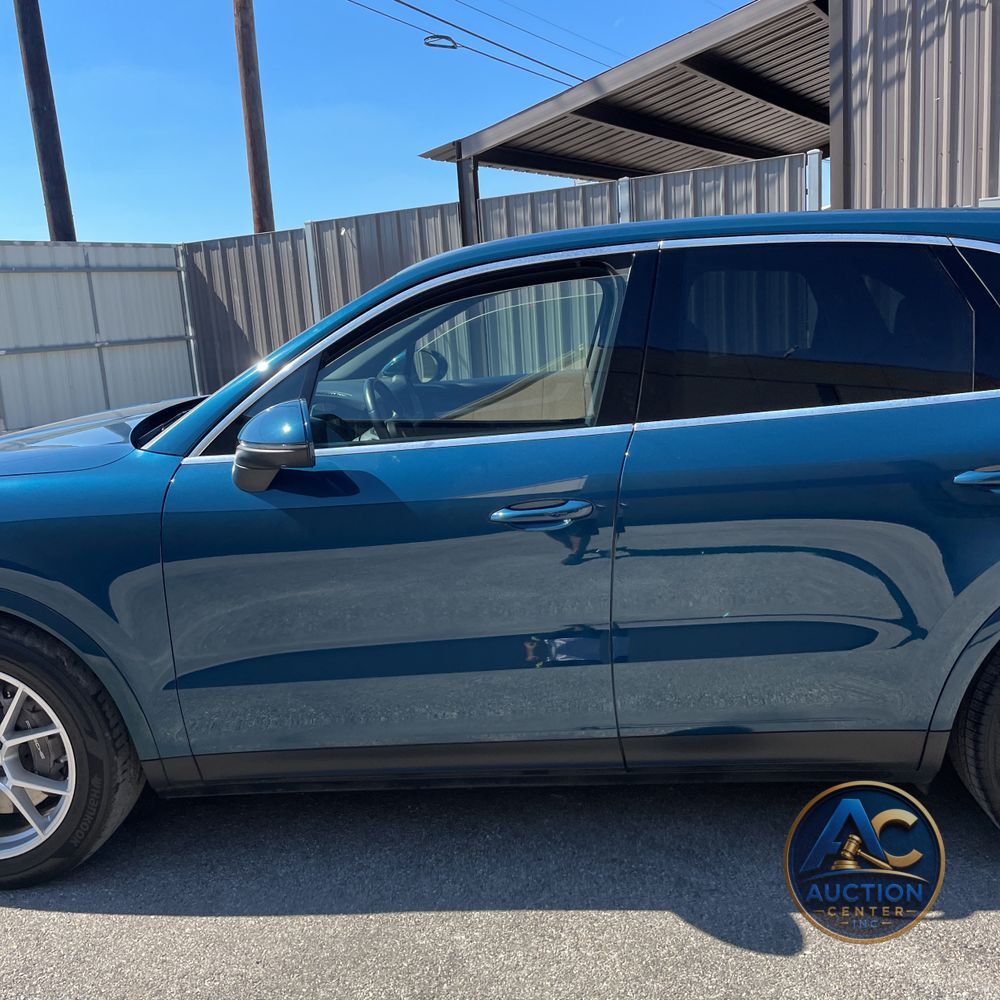 2024 Porsche Cayenne Base