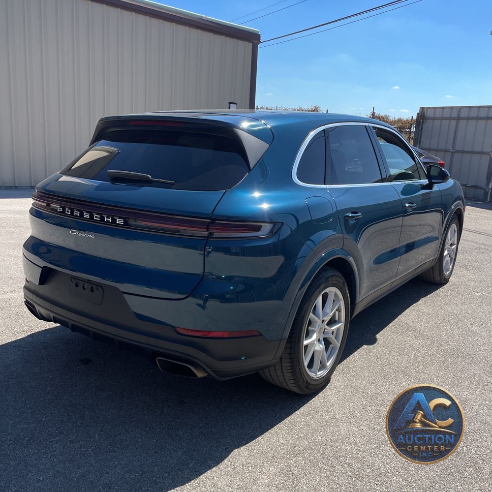 2024 Porsche Cayenne Base