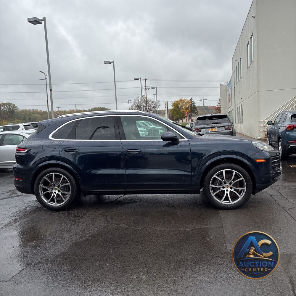 2024 Porsche Cayenne Base