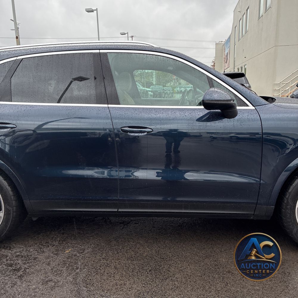 2024 Porsche Cayenne Base