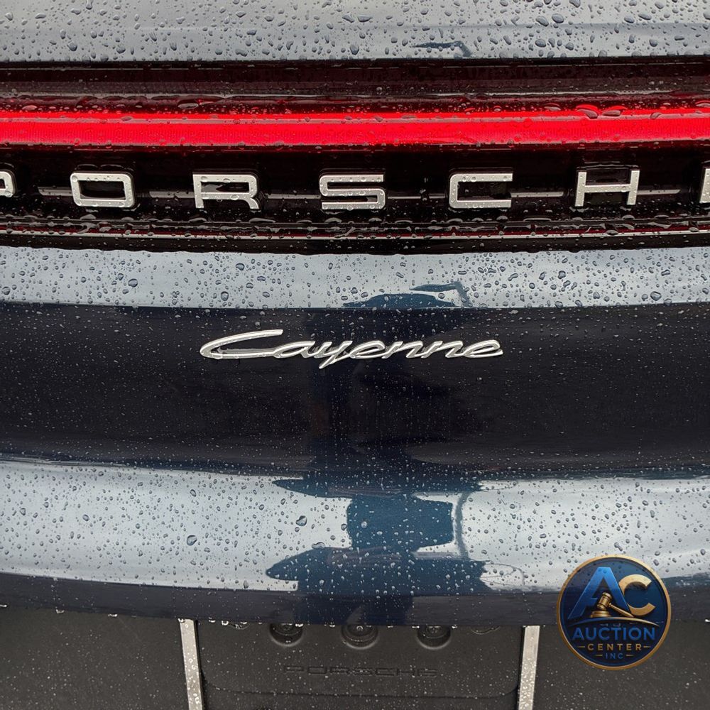 2024 Porsche Cayenne Base