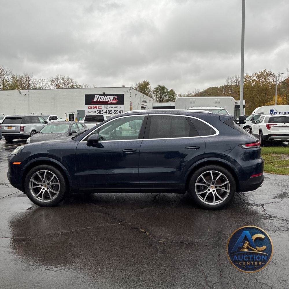 2024 Porsche Cayenne Base